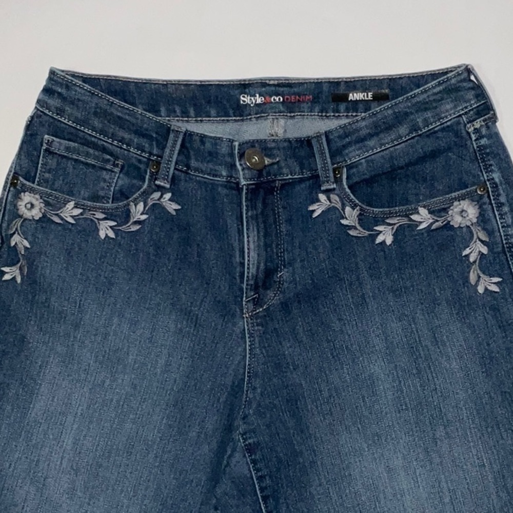 Style & Co. Ankle Jeans, Size 6